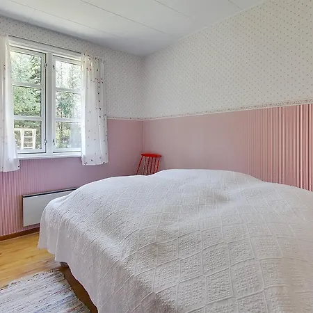 Two-bedroom Holiday In * Hals