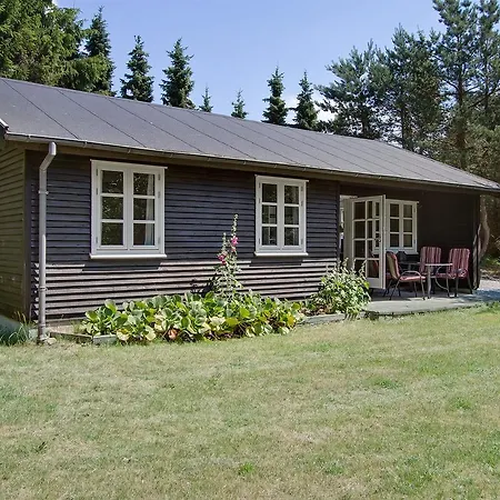 Two-bedroom Holiday In * Hals